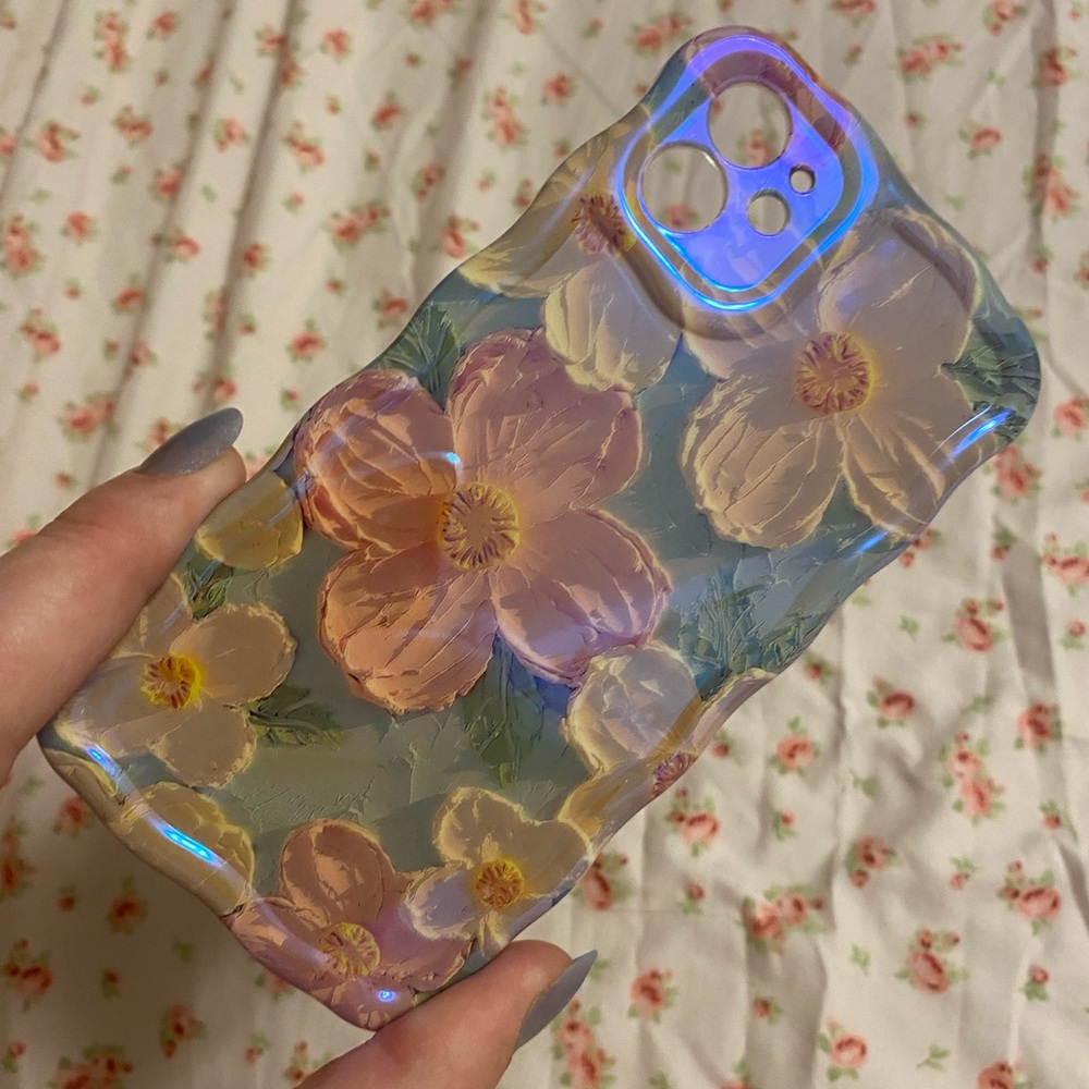 iPhone 11 case - Picture 1 of 2